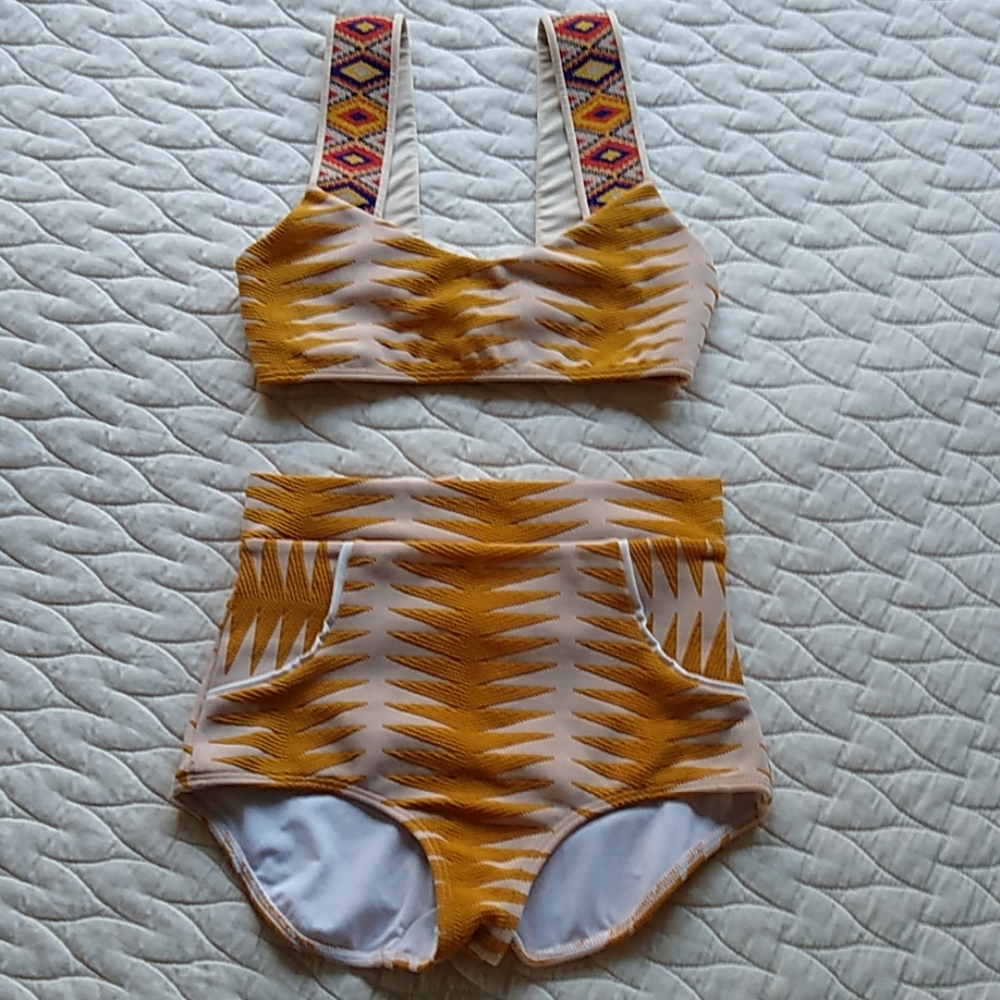 Seea XS Margo Top & S Georgia Bottoms in Areia
